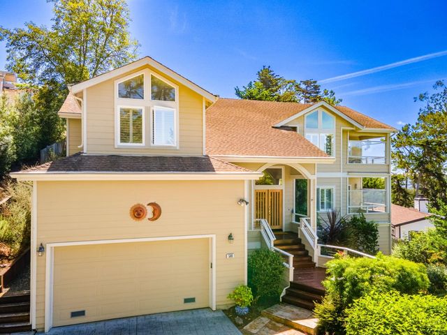 590 Miramar Dr, Half Moon Bay, CA 94019