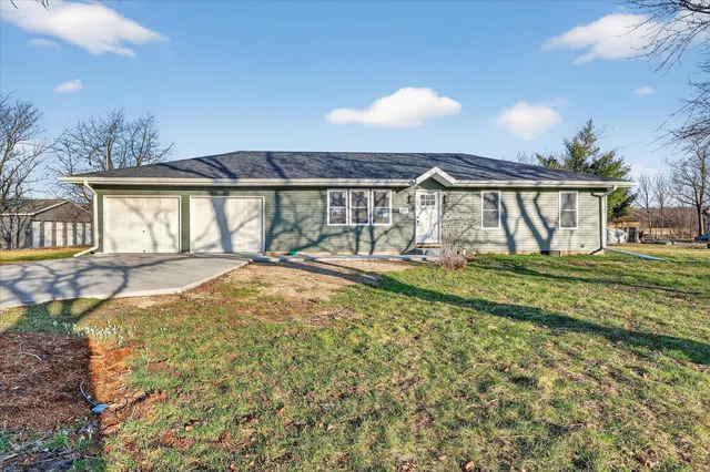 325 E  Battle Creek St, Galesburg, MI 49053