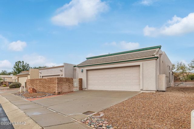 682 W  Waterview Dr, Green Valley, AZ 85614