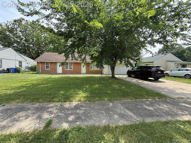 8424 Stout Ave, Warren, MI 48093