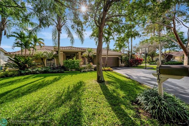5217 NW 85th Ter, Coral Springs, FL 33067