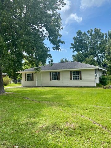 203 Larosa Rd, Long Beach, MS 39560