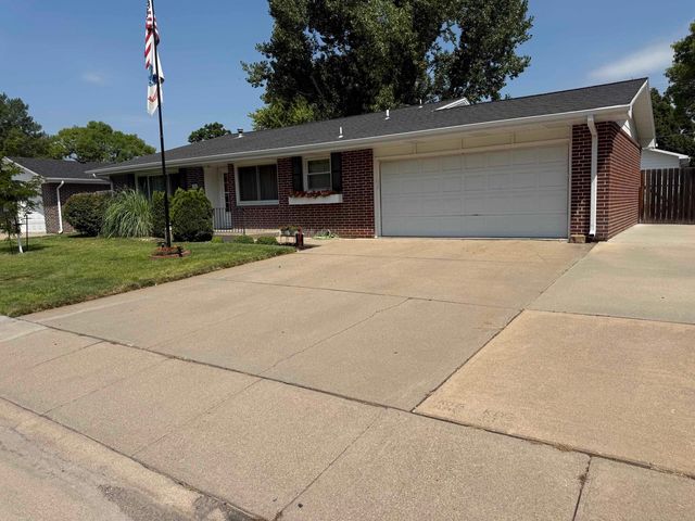 1207 W Philip Ave, North Platte, NE 69101