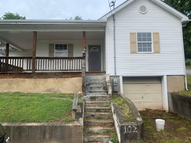 102 Patterson St, Tad, WV 25302