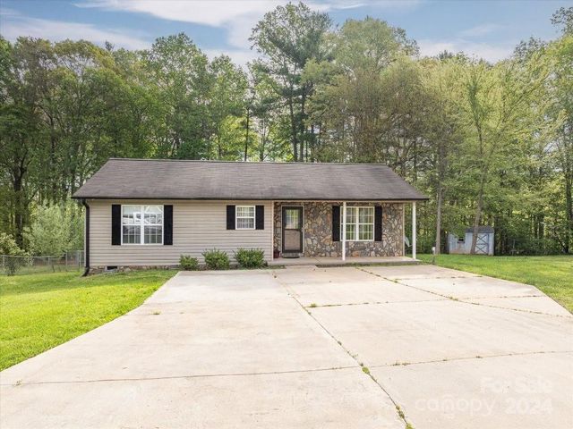 411 Forest Dr, Maiden, NC 28650