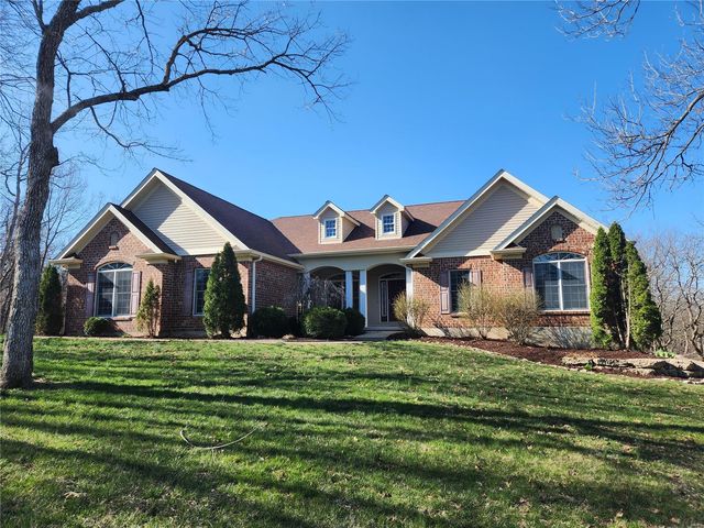 424 Winding Woods Dr, Troy, MO 63379