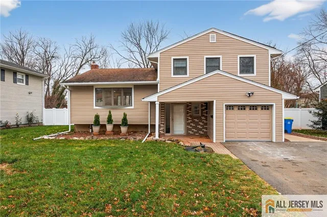 707 Warfield Rd, North Plainfield, NJ 07063