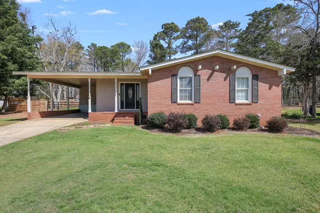 120 Effie Dr, Greenwood, SC 29649