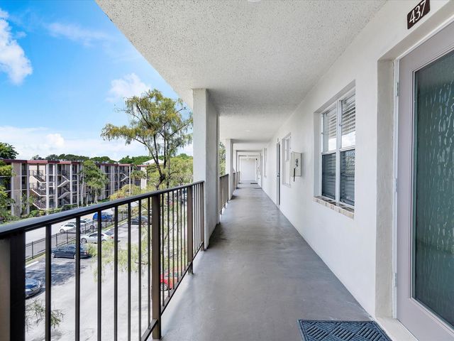 4851 NW 26th Ct #437, Lauderdale Lakes, FL 33313