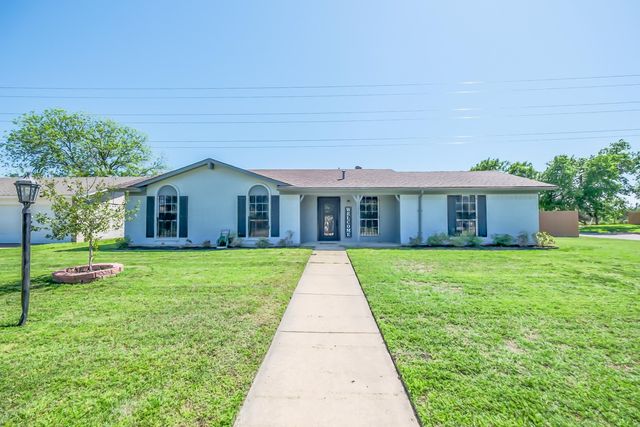 3100 Valley Forge Trl, Forest Hill, TX 76140