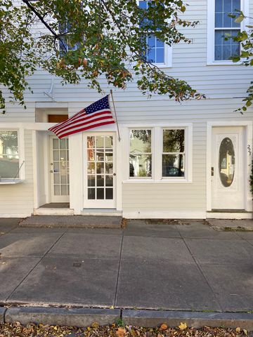 227 Warren St, Hudson, NY 12534