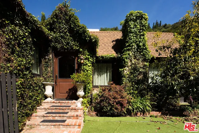 1318 N  Beverly Glen Blvd, Los Angeles, CA 90077