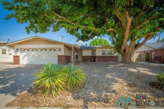 2202 W  Clayton Ave, Artesia, NM 88210