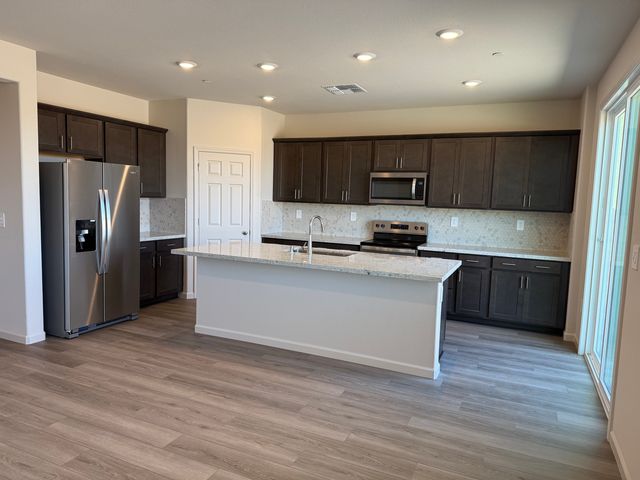 1780 Skagway Ave, Manteca, CA 95337