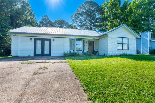 406 Rosewood Dr, Mary Esther, FL 32569