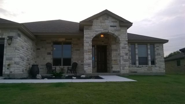 208 Venture Blvd S, Lago Vista, TX 78645