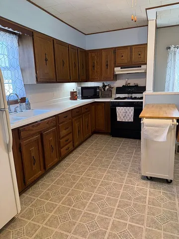 110 4th Ave, Colona, IL 61241