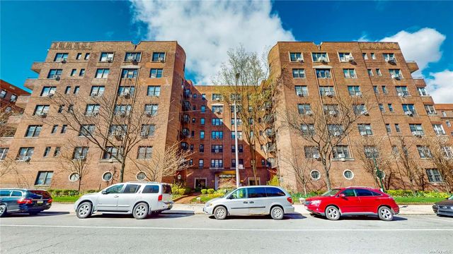 69-10 Yellowstone UNIT 303, Forest Hills, NY 11375