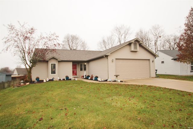 2119 Canyon Dr, Kendallville, IN 46755