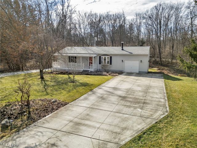 1462 Kubic Dr, Akron, OH 44313
