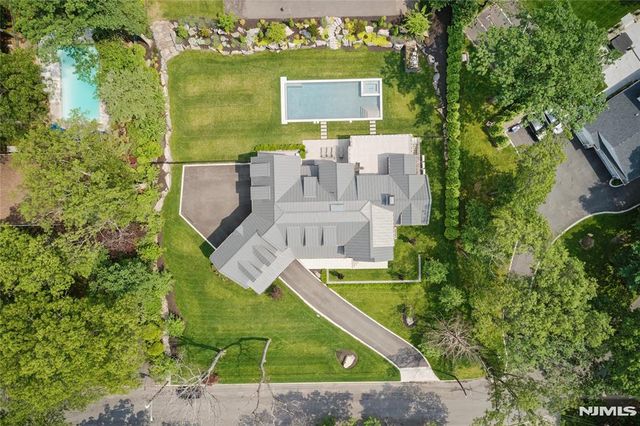 63 Ridge Rd, Tenafly, NJ 07670