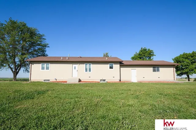 56420 708th Rd, Fairbury, NE 68352