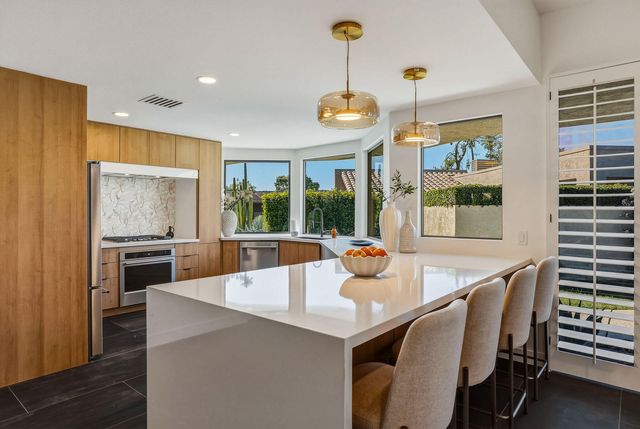 9 Wake Forest Ct, Rancho Mirage, CA 92270