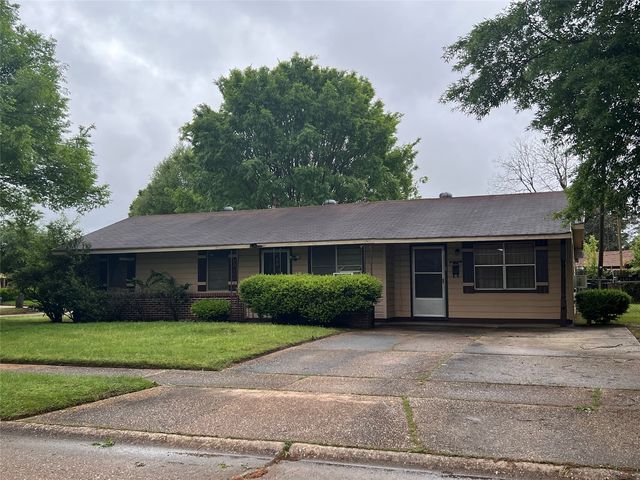 685 Bernard Blvd, Shreveport, LA 71106