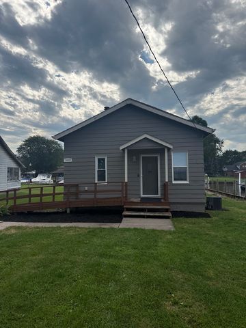 48800 Jamaica St, Chesterfield, MI 48047