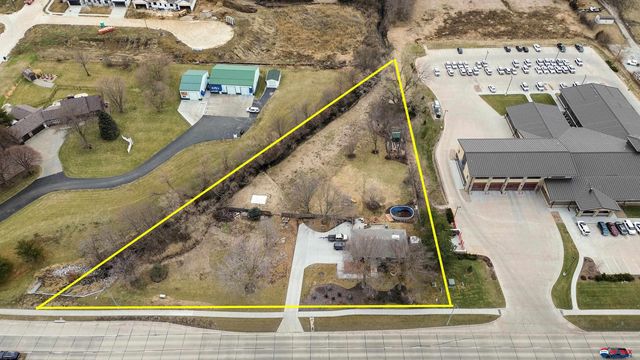 6701 Pine Lake Rd, Lincoln, NE 68516