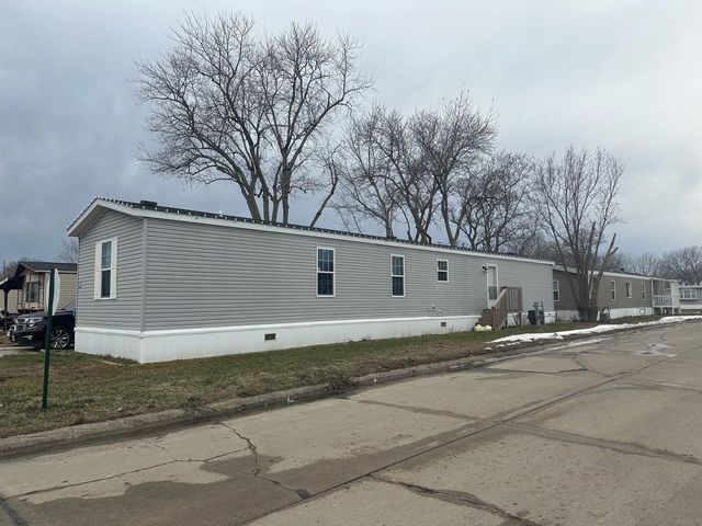 900 S  13th Pl, Norfolk, NE 68701