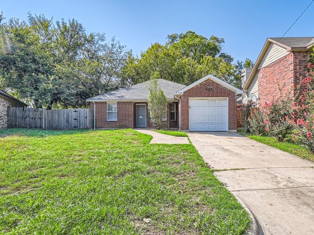 7548 Arbor Hill Dr, Fort Worth, TX 76120