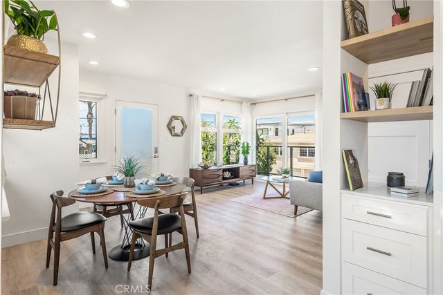 428 25th St, Hermosa Beach, CA 90254