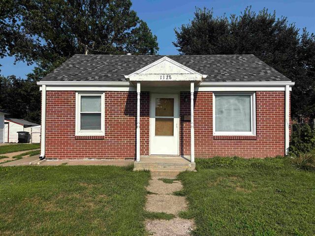1128 Saunders Ave, Hastings, NE 68901