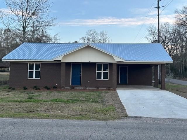 43 Railroad Ave, Sumrall, MS 39482