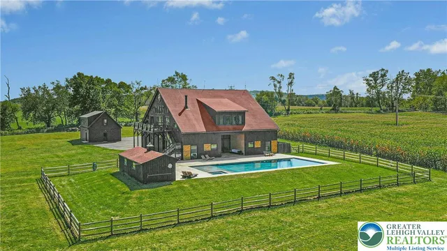 820 Spring Hill Rd, Riegelsville, PA 18077