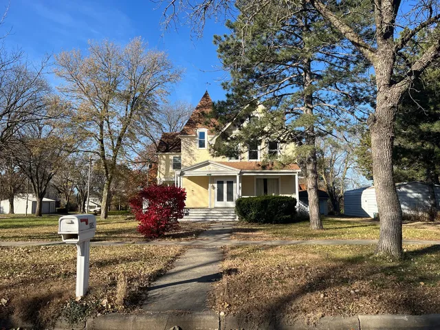 605 N  High St, Mankato, KS 66956