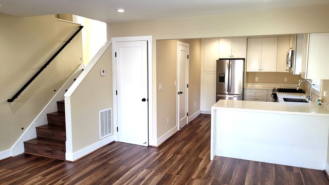 4517 Fairfax Ave, Oakland, CA 94601