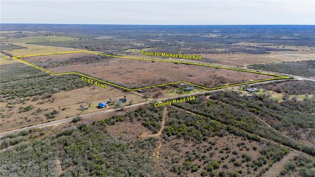 124 County Road 164, George West, TX 78022