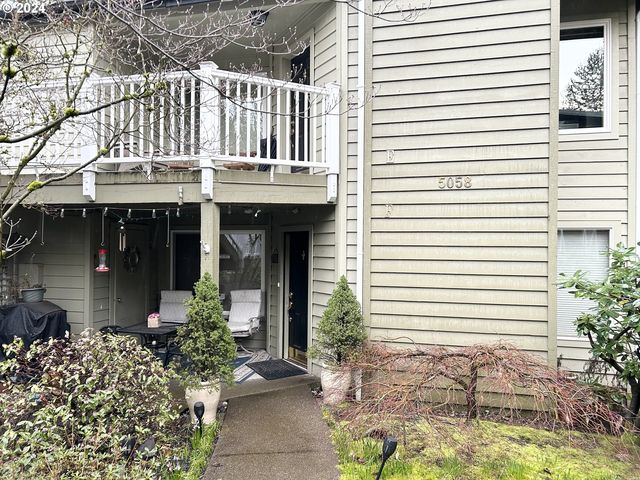 5058 Foothills Dr #100, Lake Oswego, OR 97034