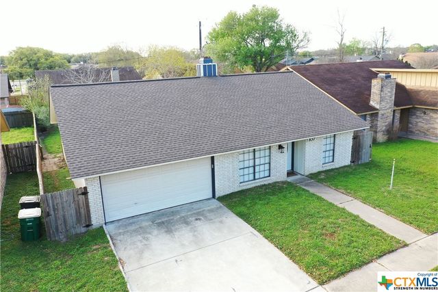 107 Londonderry Dr, Victoria, TX 77901
