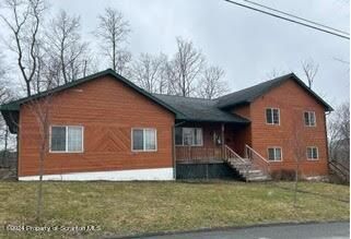 218 Ashmore Ave, Clarks Summit, PA 18411