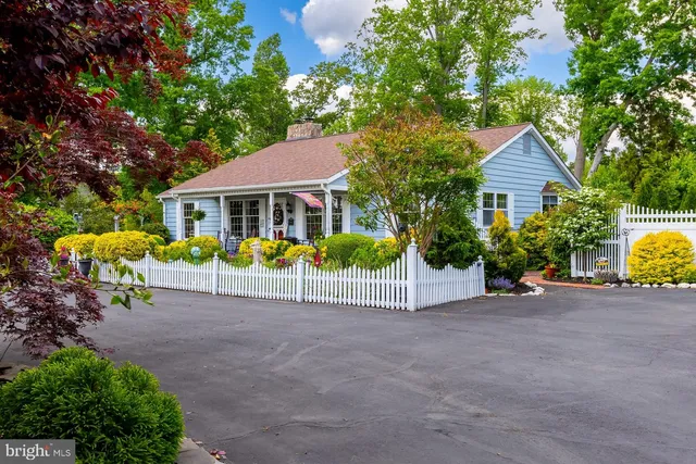 406 Jefferson Rd, Mullica Hill, NJ 08062