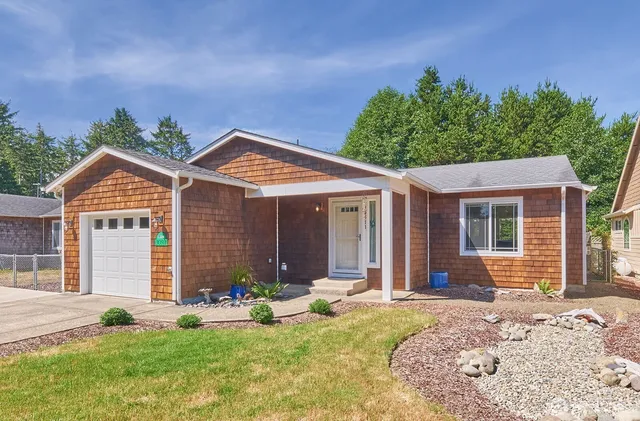 30511 L Place, Ocean Park, WA 98640