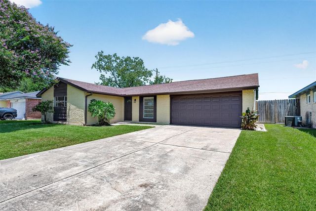 3307 Fern Rock Dr, La Porte, TX 77571