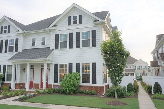 523 Hermit Thrush Way, Chesapeake, VA 23323