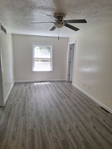 52918 Grape Rd, Granger, IN 46530