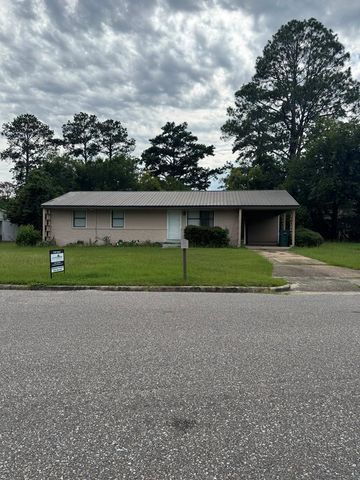 105 Glen Iris Dr, Eufaula, AL 36027