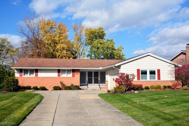 6565 Kingswood Dr, Mayfield Heights, OH 44124