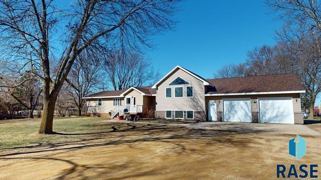 211 58th Ave, Brookings, SD 57006